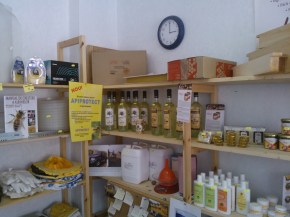 Mied Dacic la Deva - APICOLA STUPINA - Bulevardul IULIU MANIU, BL. 6A